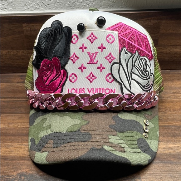 No brand Accessories - Camouflage and Pink Embellished Trucker Hat